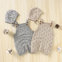 Thumbnail for MiniCozy – Blødt og behageligt – Strikkede baby-overalls med hue
