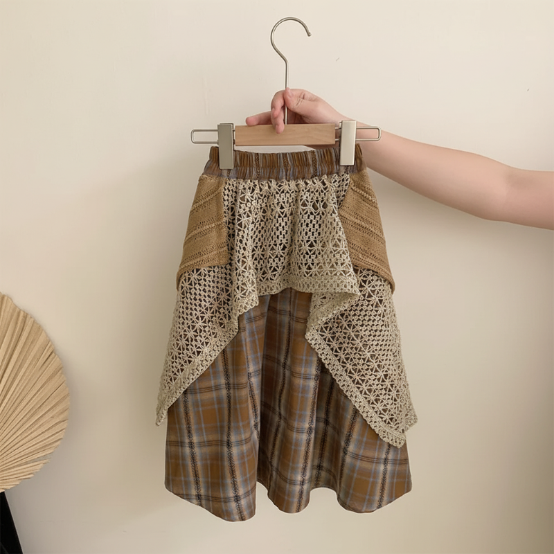 TinyTrends – Boho Chic & sød – Hæklet top med ternet nederdel