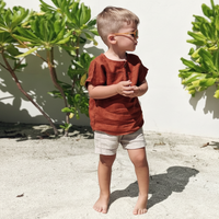 Thumbnail for LittleClassic – Elegant og behagelig – Linnedskjorte til drenge med knapdetaljer