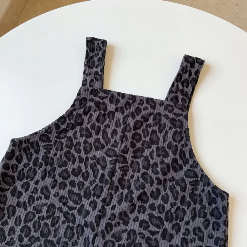 LeopardChic – Trendy og behagelig – Pige-overalls med leopardmønster