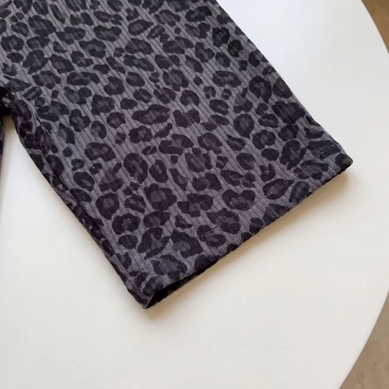 LeopardChic – Trendy og behagelig – Pige-overalls med leopardmønster