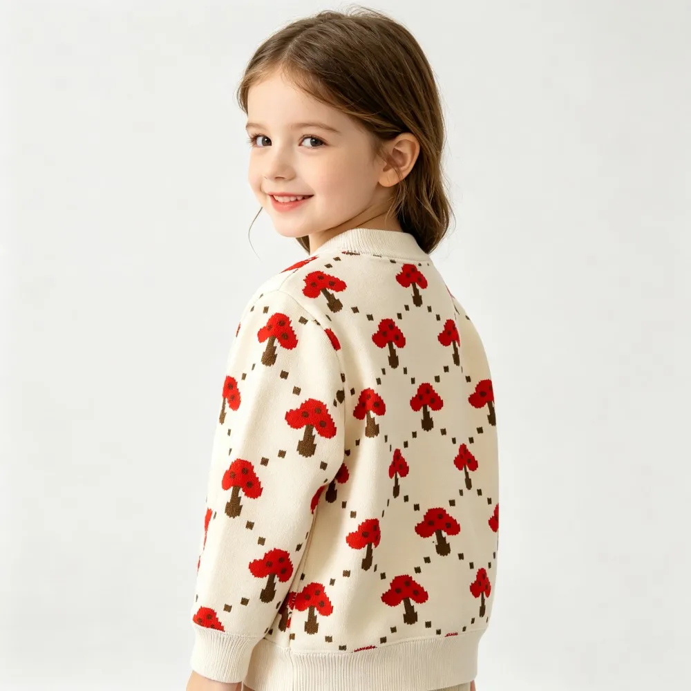 CozyCardi – Blød & Varm – Strikket Cardigan med Søde Prints