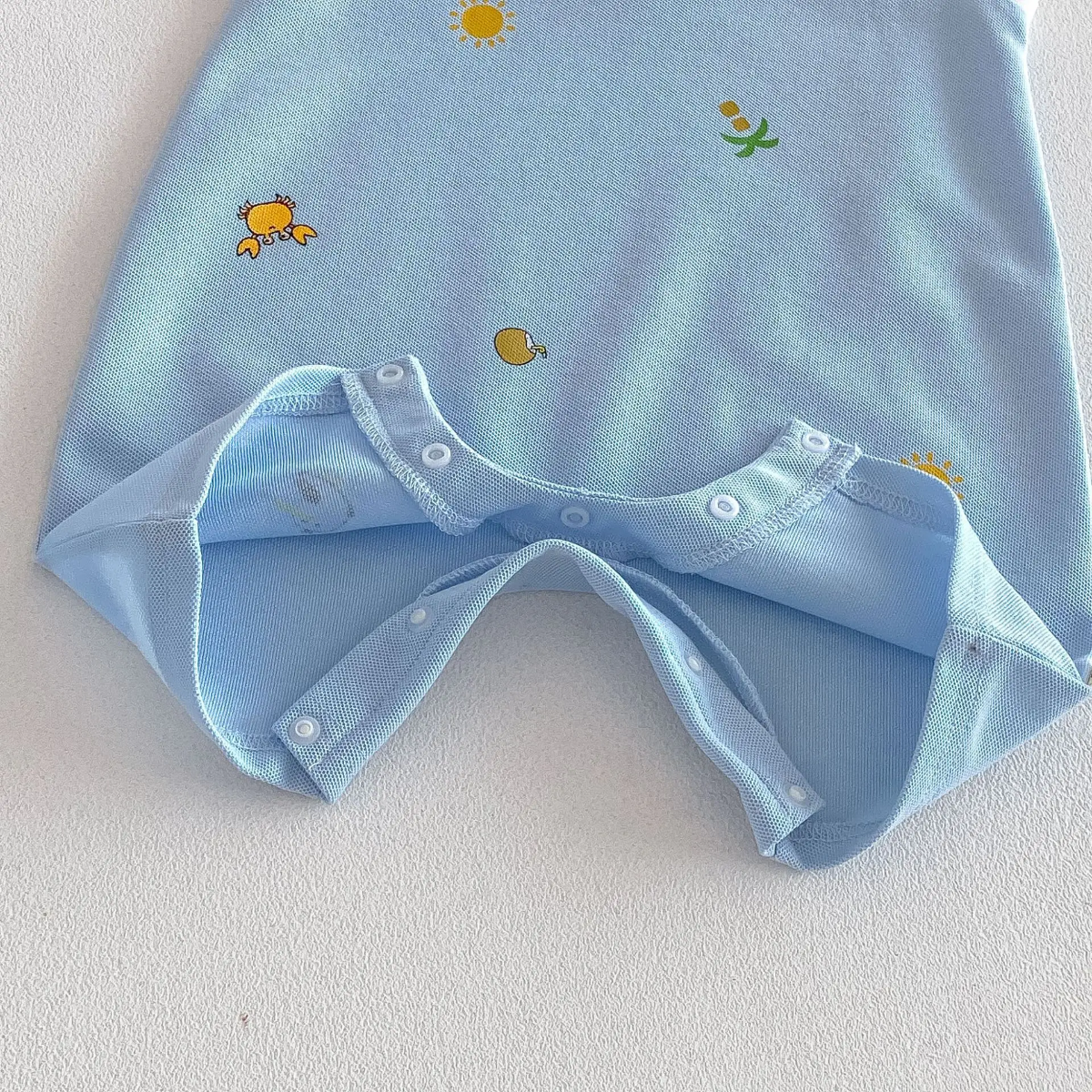 SunnyBaby – Behagelig og sød – Polo-body til babyer