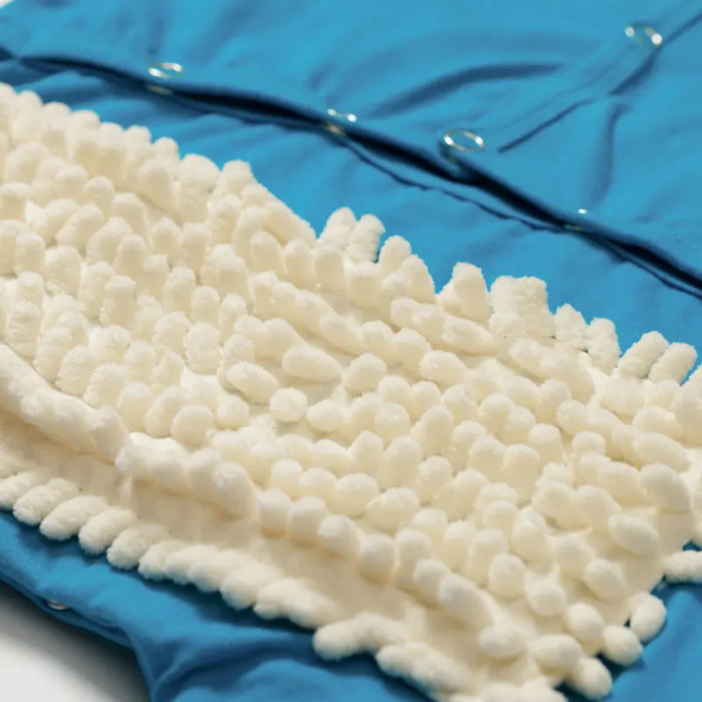 TinyCleaner – Blødt og praktisk – baby-jumpsuit til at kravle og lege i