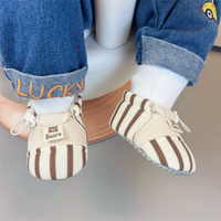 Thumbnail for TinyToes – Blødt & varmt – Babyens første sko med stribet mønster