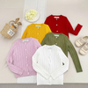CozyBelle – Elegant og varm – strikket vest med knapper