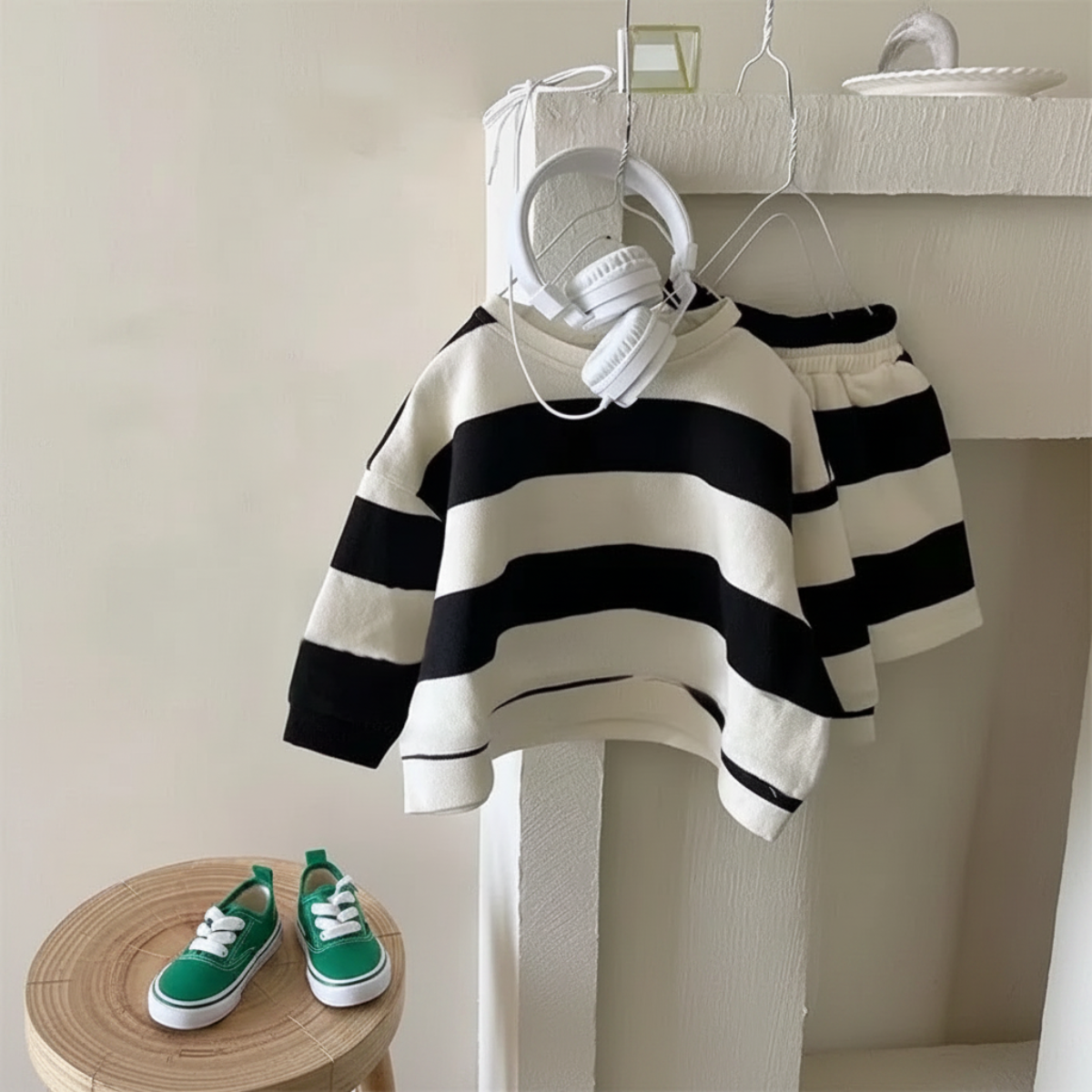 LittleStyle – Blødt og behageligt – Stribet Comfy-sæt i bomuld
