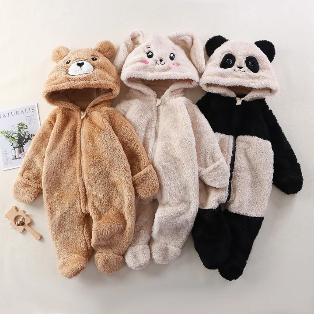 CozyBear – Blødt & varmt – Baby-onesie med dyrehætte