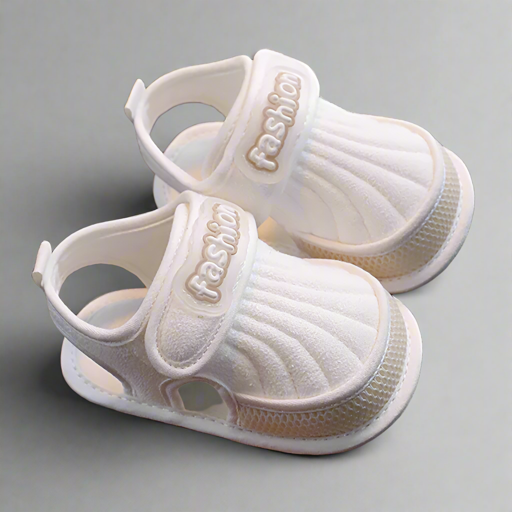 TinySteps – Åndbar og let – sommersandaler til babyer med skridsikker sål