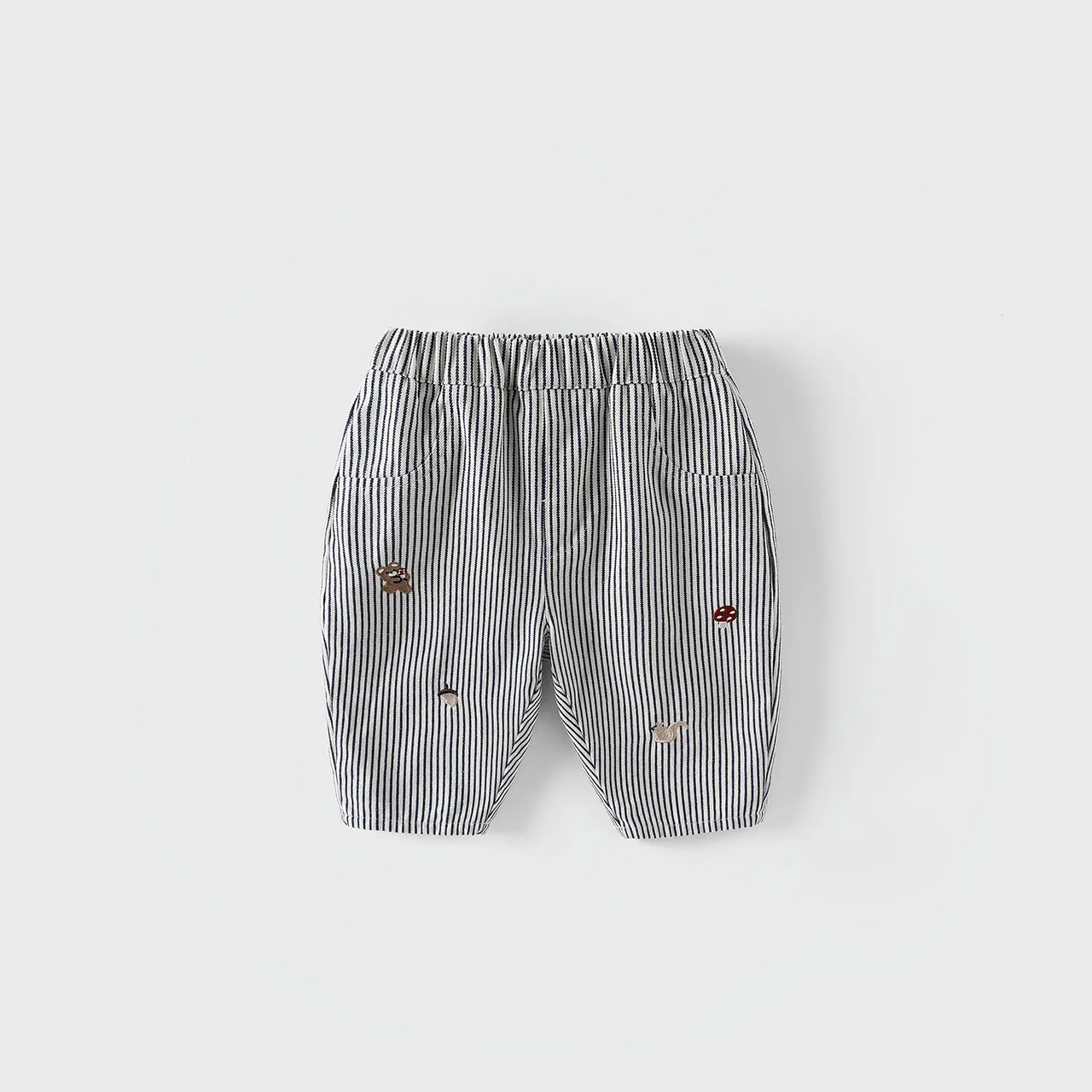 LittlePatch – Blødt og behageligt – Børnebukser med broderede detaljer