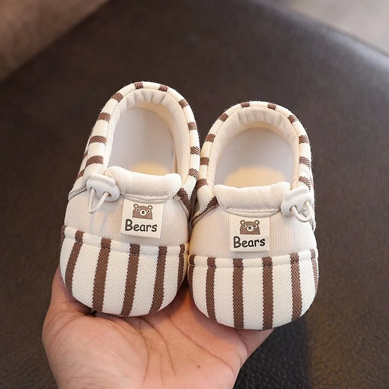 TinyToes – Blødt & varmt – Babyens første sko med stribet mønster