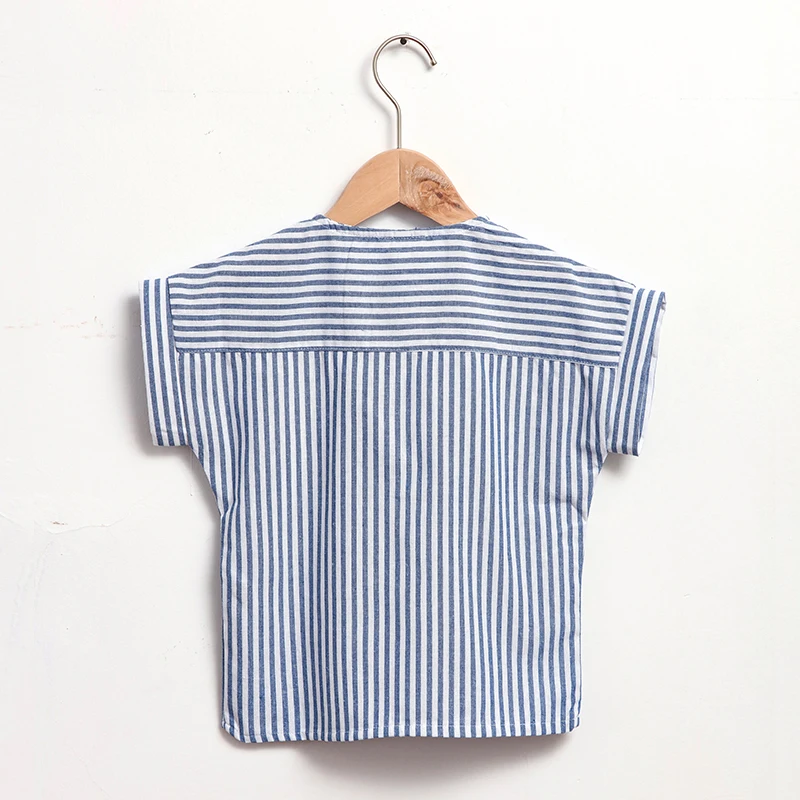 LittleClassic – Elegant og behagelig – Linnedskjorte til drenge med knapdetaljer