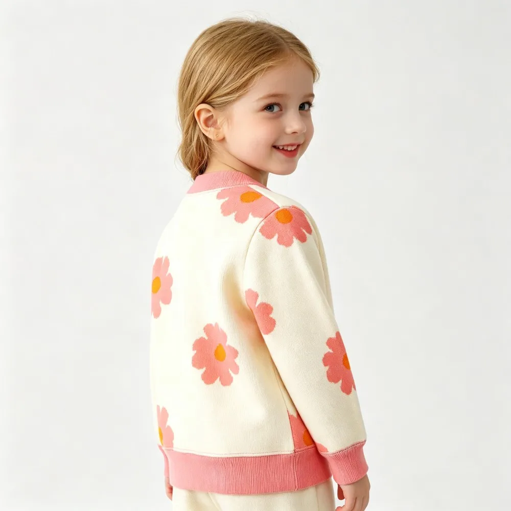CozyCardi – Blød & Varm – Strikket Cardigan med Søde Prints