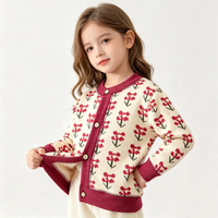 Thumbnail for CozyCardi – Blød & Varm – Strikket Cardigan med Søde Prints