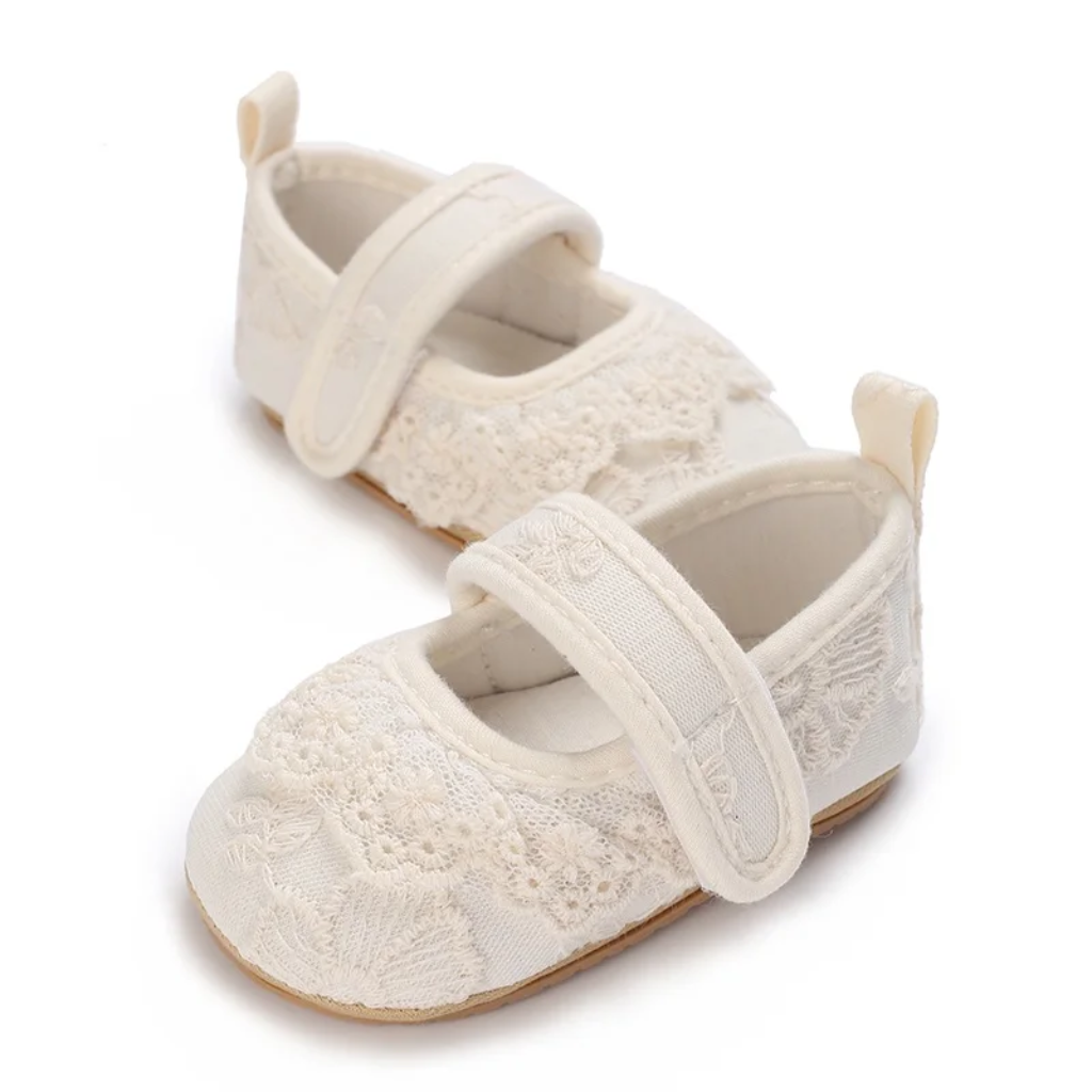PrincessLace – Elegant & sødt – babysko med blonder og velcrolukning