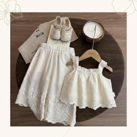 Thumbnail for TinyLuxe – Zomerset med blonder-top og bukser med brede ben