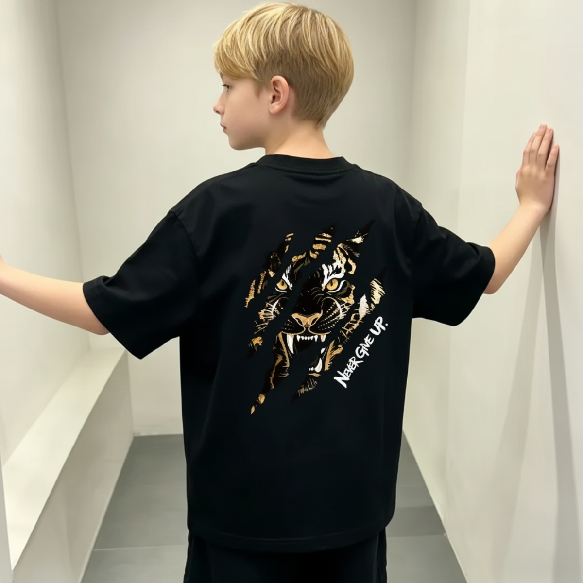 WildRoar – Sjov & afslappet – Børnet-shirt med tigerprint