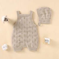 Thumbnail for MiniCozy – Blødt og behageligt – Strikkede baby-overalls med hue