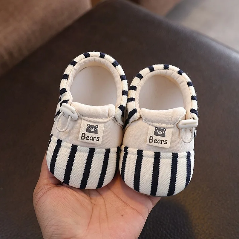 TinyToes – Blødt & varmt – Babyens første sko med stribet mønster