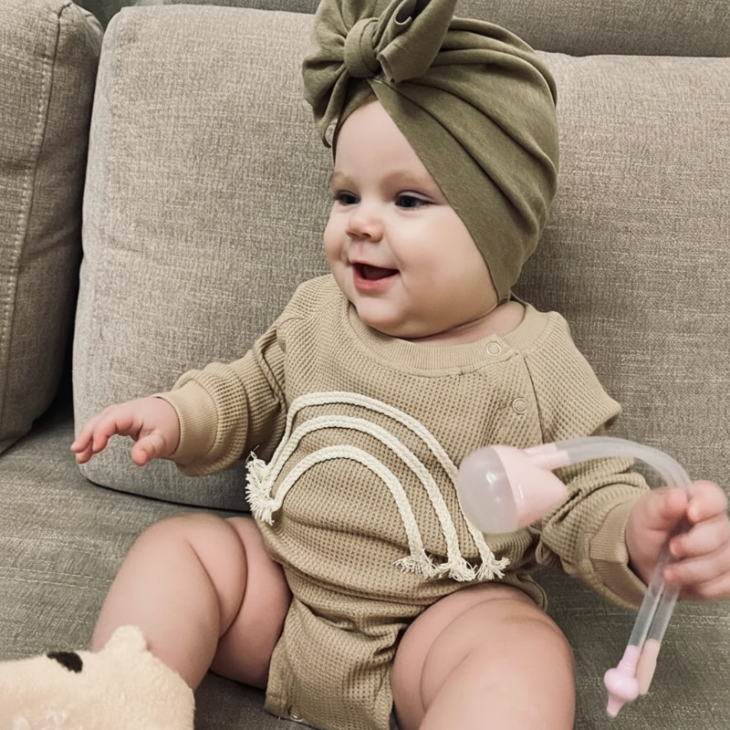 SnuggleHue – Blødt og behageligt – Regnbue-babybody
