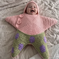 Thumbnail for CozyStar – Blødt & håndlavet – Strikket baby-jumpsuit med stjerneformet mønster