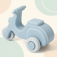 Thumbnail for Montessori Silicone Toy Car – Sikker & bidvenlig – Bidelegetøj i form af et køretøj i silikone