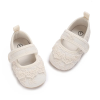 Thumbnail for PrincessLace – Elegant & sødt – babysko med blonder og velcrolukning