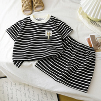 Thumbnail for Kids Stripe Outfit – Trendy & komfortabelt – Sommeroutfit til børn