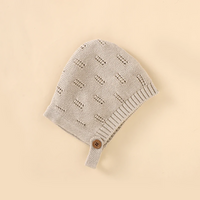 Thumbnail for MiniCozy – Blødt og behageligt – Strikkede baby-overalls med hue