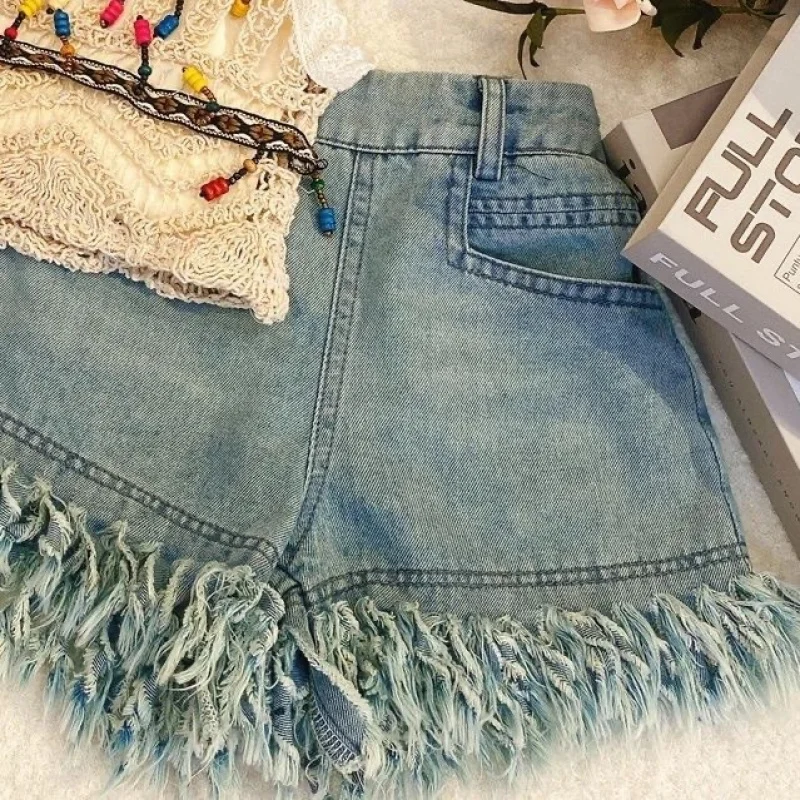 MiniChic – Stilfuldt & behageligt – Sæt med boho-top og denimshorts