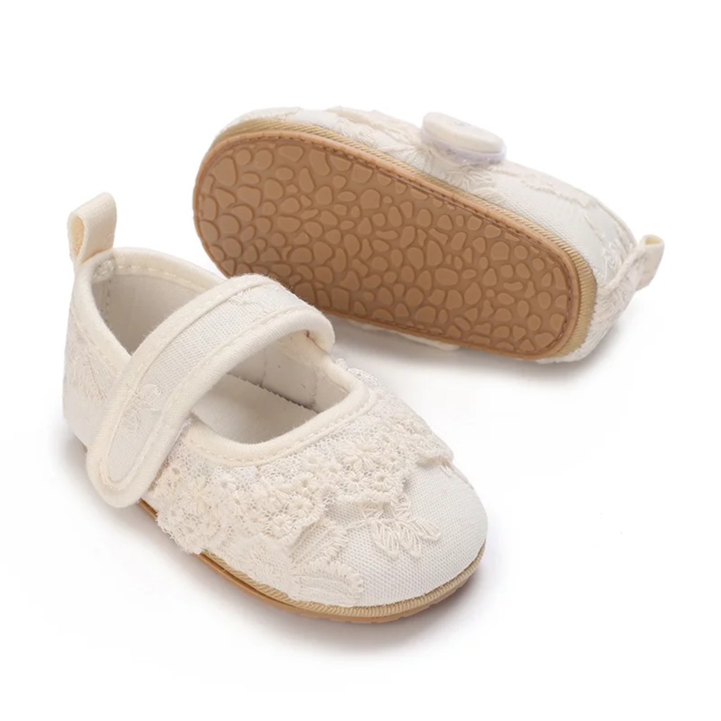 PrincessLace – Elegant & sødt – babysko med blonder og velcrolukning