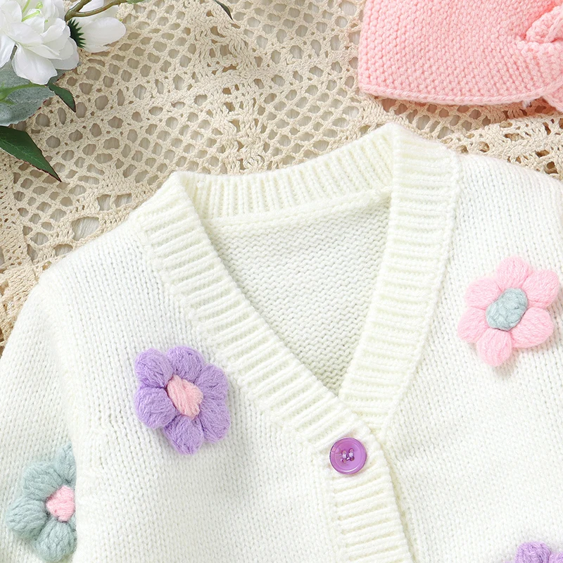 FloraKnit – Blødt & sødt – babyoutfit med vest, smækbukser og hårbånd