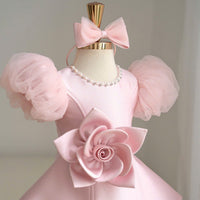 Thumbnail for LittleRose – Elegant og festligt – Pige-kjole med 3D-blomst og pufærmer