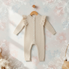 MiniAurora – Blødt & elegant – Strikket babydragt med englevinger og pandebånd