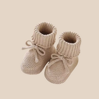 Thumbnail for SnuggleSteps – Varme og bløde – strikkede babysko