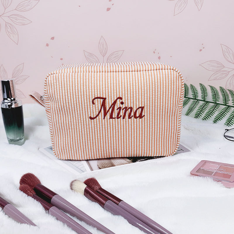 Striped Name Pouch – Personlig og stilfuld – Makeup-taske
