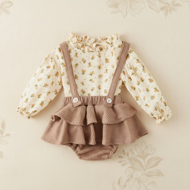 SweetPea – Babypige-outfit med flæser og blomsterprint