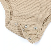 Thumbnail for SnuggleHue – Blødt og behageligt – Regnbue-babybody