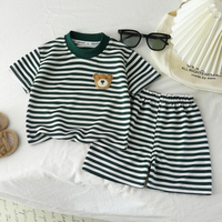 Thumbnail for Kids Stripe Outfit – Trendy & komfortabelt – Sommeroutfit til børn