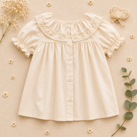 Thumbnail for Ruffle Collar Top – Elegant og behagelig – Top med dekorativ krave og pufærmer