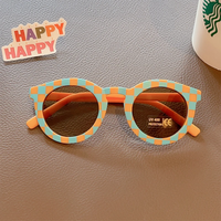 Thumbnail for Colorful Kids Sun Shades – UV-beskyttelse & stilfuldt – solbriller til børn