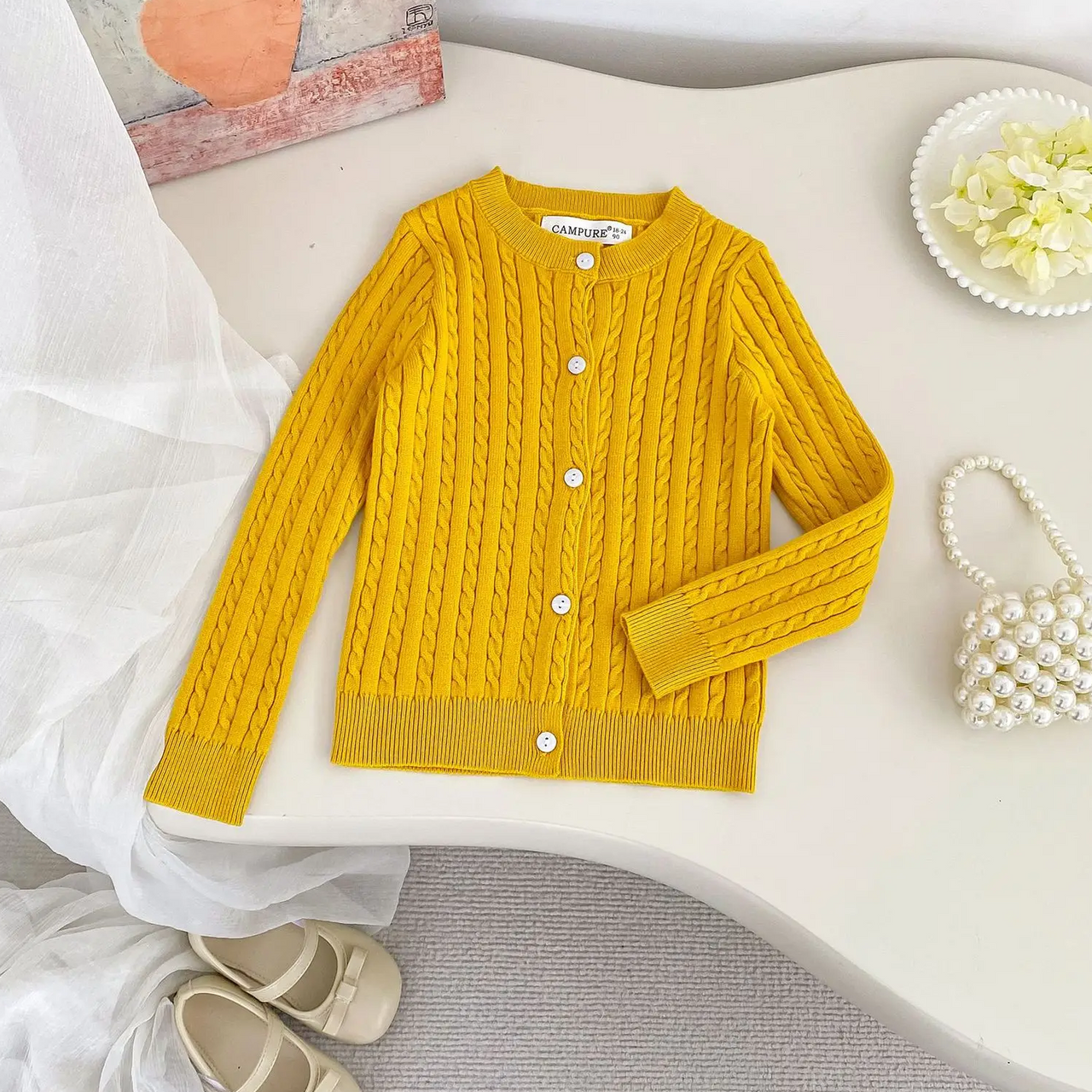 CozyBelle – Elegant og varm – strikket vest med knapper