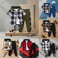 Thumbnail for Boys Checkered Outfit – Trendy og behageligt – Børnetøjssæt med tern