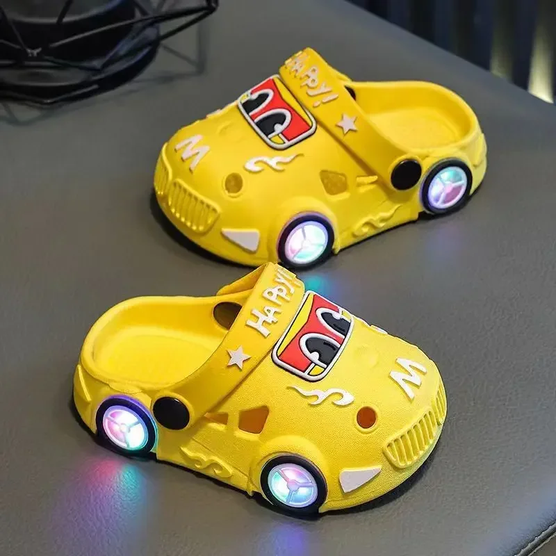 GlowRun – Stilfuldt & sjovt – LED-tøfler til bilen