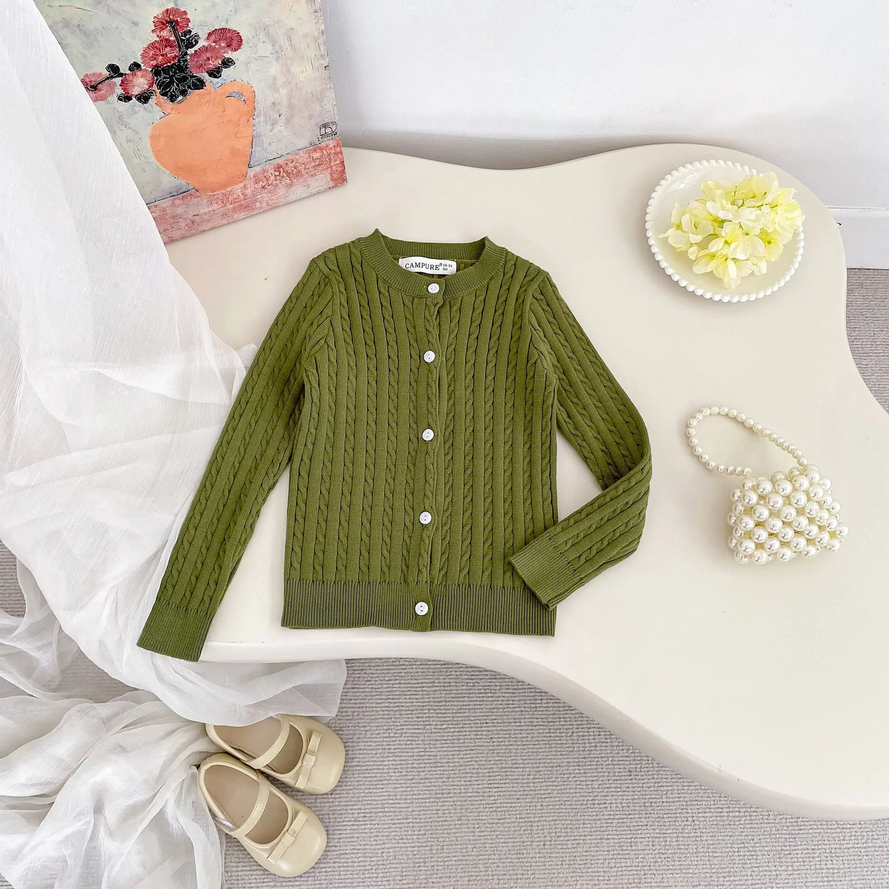 CozyBelle – Elegant og varm – strikket vest med knapper