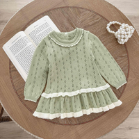 Thumbnail for MiniBelle – Elegant og blød – Strikket babykjole med flæsedetaljer