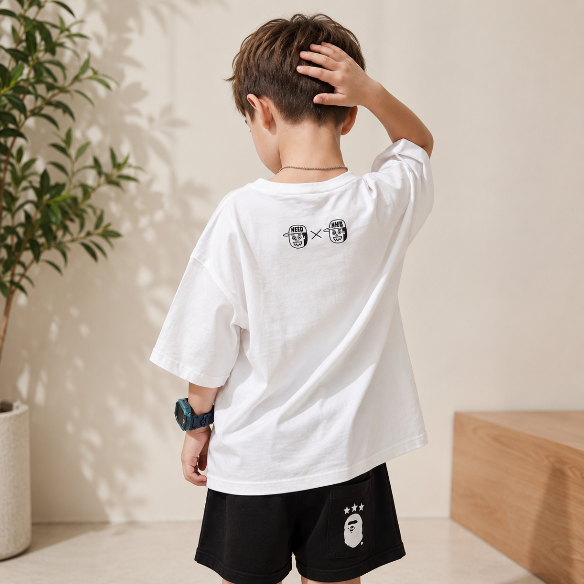 TinyTrend – Afslappet og stilfuldt – Børnet-shirt med farverigt printmønster
