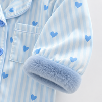 Thumbnail for TinyLove – Blødt & varmt – Baby-jumpsuit med hjerteprint og plysdetaljer