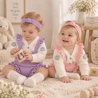 Thumbnail for FloraKnit – Blødt & sødt – babyoutfit med vest, smækbukser og hårbånd