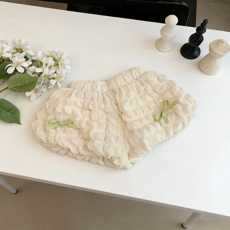 LovelyBloom – Blødt & sødt – Børnebukser med flæser og sløjfe